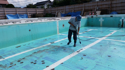 須坂市 プール塗装工事 Before 写真