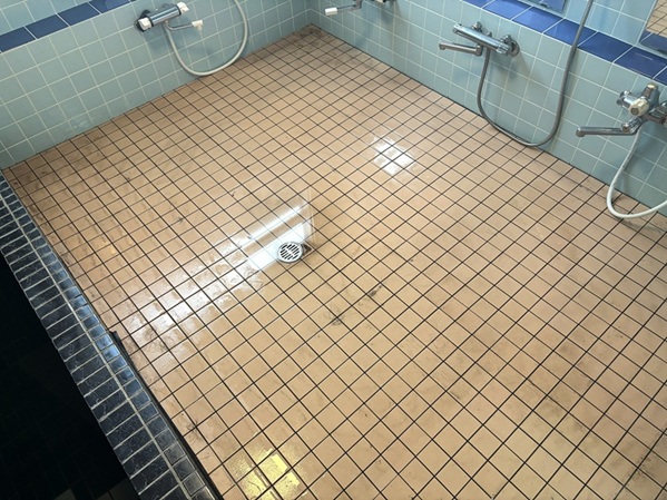 小谷村　宿泊施設　浴室床リフォーム工事 Before 写真