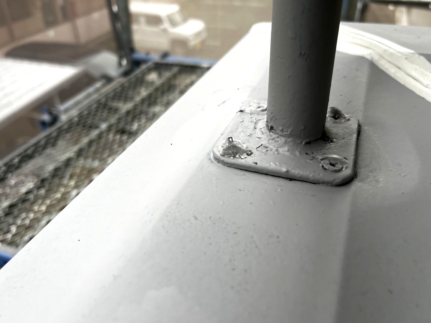 ビス穴の防水処理